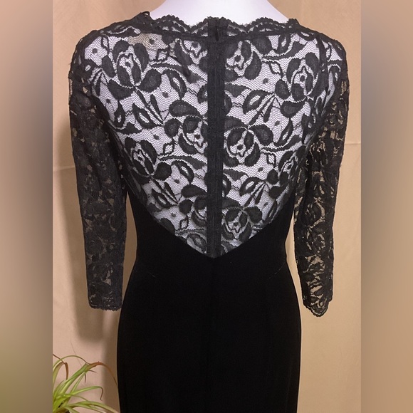 Eliza J Illusion Velvet Bodycon Dress - Picture 8 of 12